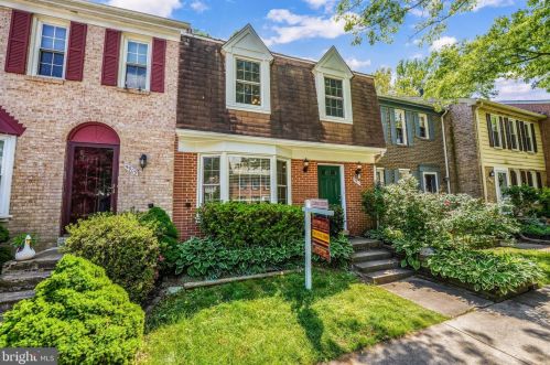 5911 Kara Pl, Springfield, VA 22015-3339