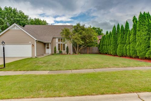 213 Apple Hill Ln, Streamwood, IL 60107-1056
