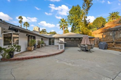5064 Myrtle Ave, Riverside CA  92506-1423 exterior