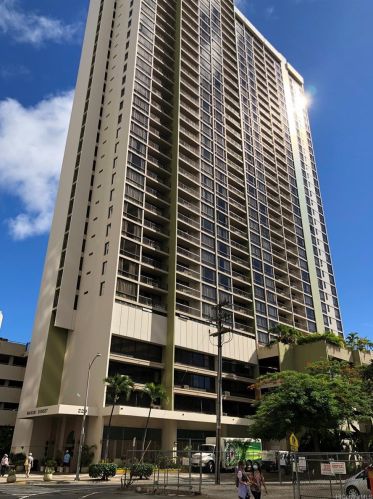 229 Paoakalani Ave, Honolulu HI 96815-3764 exterior