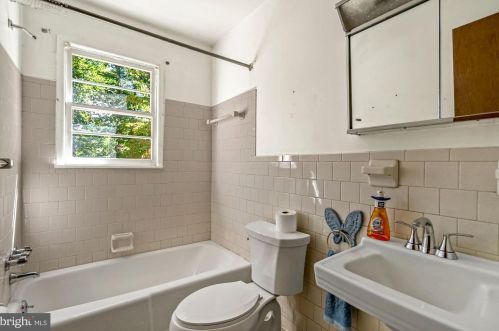 7301 Lackawanna Dr, Springfield VA  22150-4418 exterior