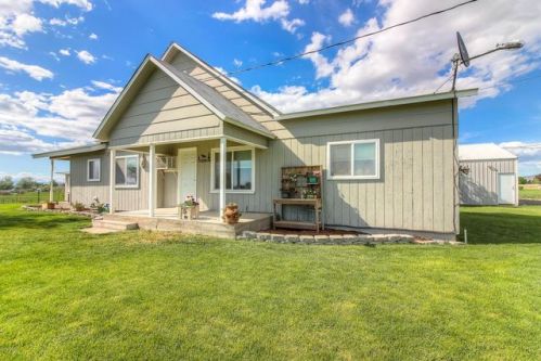 980 Roza Dr, Zillah, WA 98953-9610
