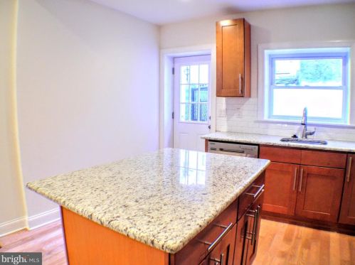 546 Manton St, Philadelphia PA 19147-5118 exterior