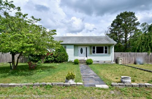 237 Grand Central Pkwy, Berkeley Township, NJ 08721-2736