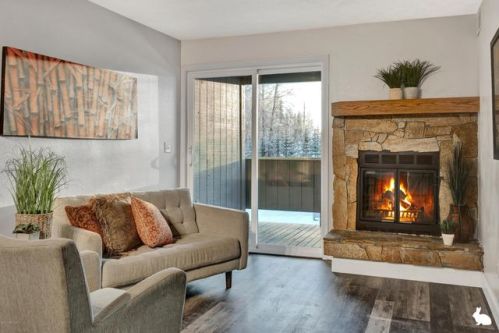 4651 Reka Dr, Anchorage, AK 99508-3660