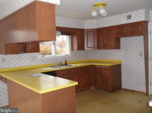 2312 Parallel Ln, Silver Spring MD 20904-5450 exterior