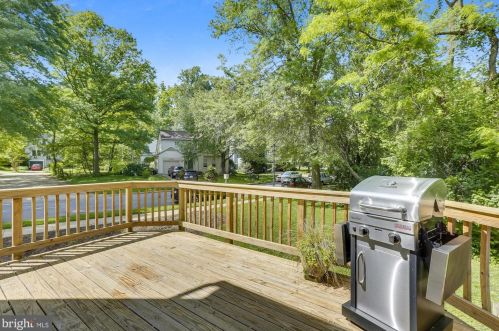 145 Kinsman View Cir, Silver Spring MD 20901-1600 exterior