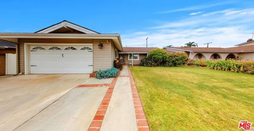 5902 Karen Ave, Cypress, CA 90630-3313