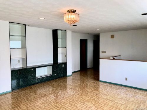 1229 Makalapua Pl, Honolulu HI  96817-2745 exterior
