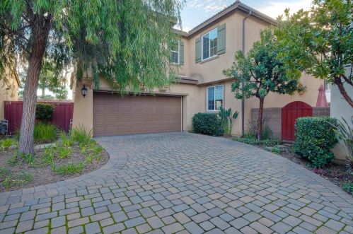 3597 Summit Trail Ct, Carlsbad, CA 92010-5536