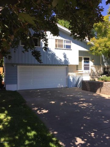 604 52nd Ave, Yakima, WA 98908-2554