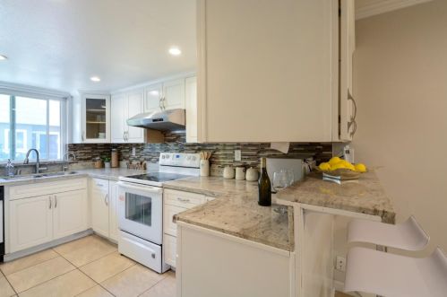 393 Temple Dr, Milpitas CA 95035-4759 exterior