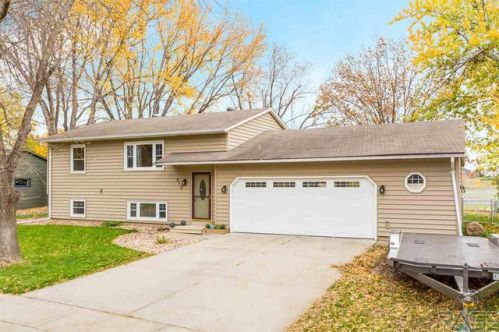 912 Nicholas Ave, Corson, SD 57005-1761