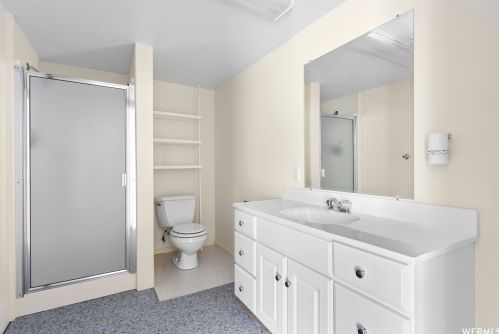 2515 Willow Hl Dr, Sandy UT 84093-1894 exterior