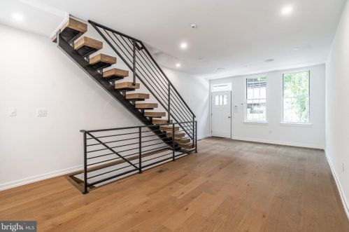 2005 Kater St, Philadelphia, PA 19146-1312