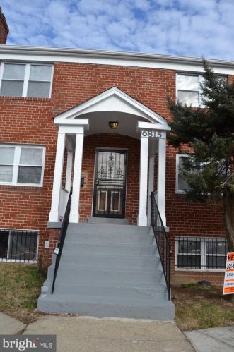 6815 Red Top Rd, Silver Spring MD  20912-5944 exterior