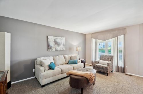 1367 Premio Dr, Fenton, MO 63026-3633