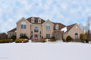 11 Hastings Rd, Holmdel Village, NJ 07733-2820