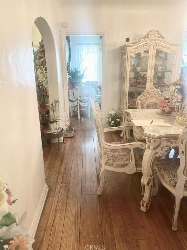 556 Ivy St, Glendale CA  91204-1122 exterior