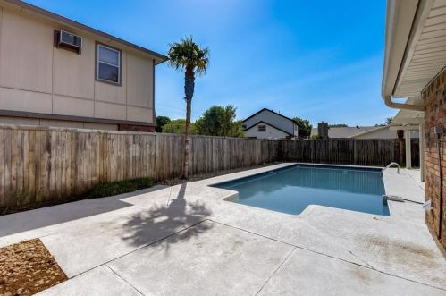 2003 Stefani Ct, Carrollton TX exterior