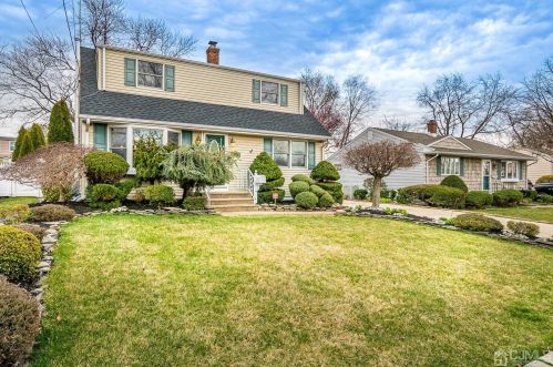 59 Schuyler Dr, Edison, NJ 08817-3552