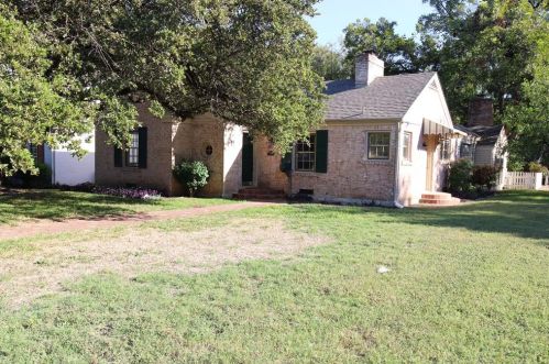 3561 Westcliff Rd, Fort Worth TX  76109-2821 exterior