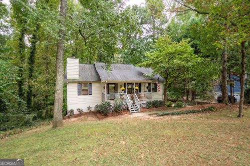 3813 Hardee Dr, Kennesaw, GA 30152-2417