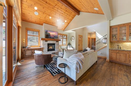 10251 Valmont Trl, Truckee CA  96161-2078 exterior