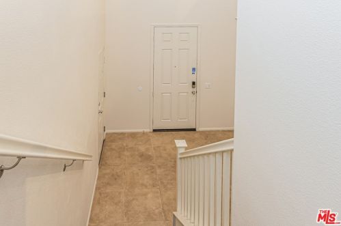 172 Full Moon, Irvine CA  92618-8806 exterior