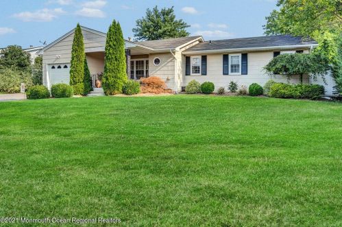 35 Carver St, Berkeley Township, NJ 08721-1810