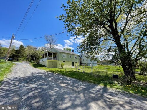 306 Greenway Dr, Berkeley Springs, WV 25411-3434