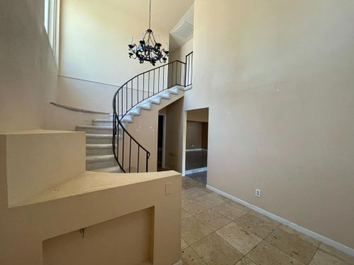 845 Sunrise Ave, Ripon, CA 95366-2048