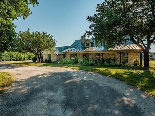 3217 Weatherford Hwy, Granbury TX  76049-1526 exterior