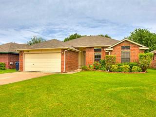 328 Marrgate Dr, Yukon, OK 73099-6454