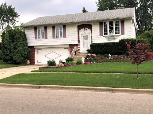 603 Wicker Ave, Streamwood, IL 60107-2141