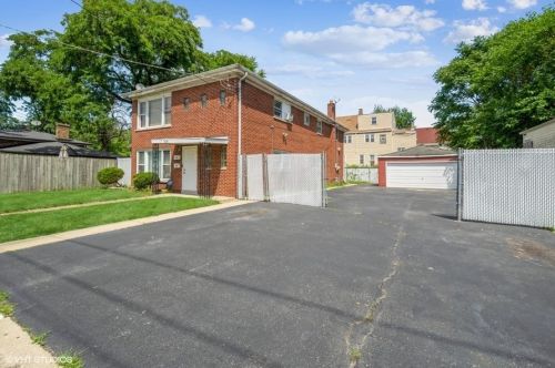14241 Oak St, Dolton, IL 60419-1297