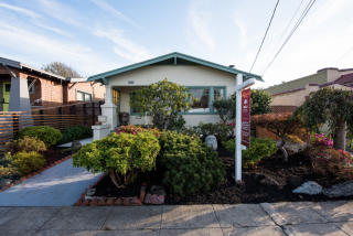 1136 Carleton St, Berkeley, CA 94702-2206