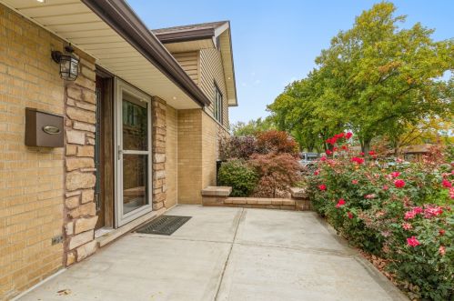 624 Burns Ave, Homewood IL  60422-1102 exterior