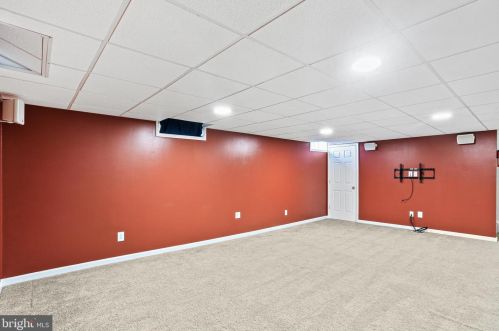 16917 Hampshire Dr, Williamsport MD  21795-3180 exterior