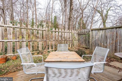 9233 Three Oaks Dr, Silver Spring MD 20901-3372 exterior