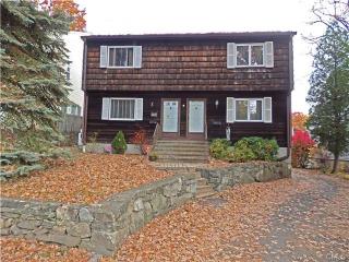 9 Edgewood St, Norwalk, CT 06854-4007
