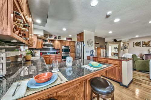 16054 Canterbury Ln, Truckee CA 96161-1648 exterior