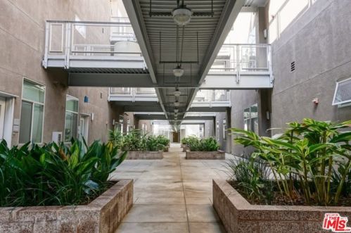 114 Harbor Blvd, Anaheim CA 92801-2421 exterior