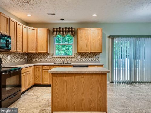 565 Windsong Dr, Aberdeen MD  21001-1809 exterior