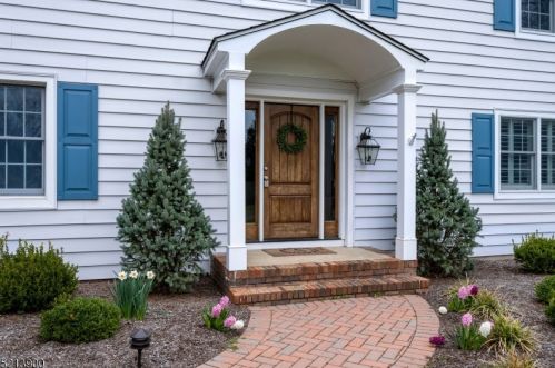 17 Nassau Ct, Montgomery, NJ 08558-2416