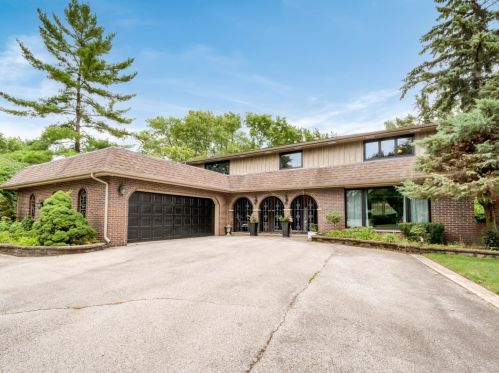 6705 Golfview Ln, Palos Heights, IL 60463-2206