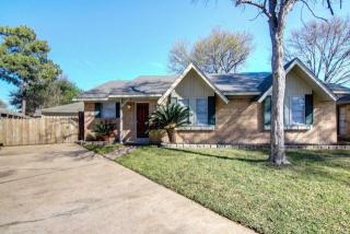 6018 Weeping Willow Rd, Houston TX  77092-3354 exterior