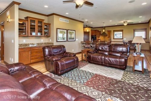 465 Fox Run Trl, Waukee, IA 50263-7105