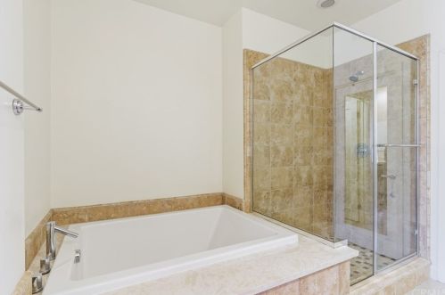 53 Soho, Irvine CA  92612-1083 exterior