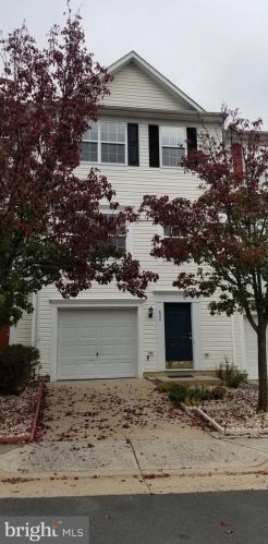 424 Sparkleberry Ter, Leesburg VA  20176-4054 exterior